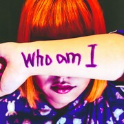 カメレオン・ライム・ウーピーパイ「Who am I」配信ジャケット