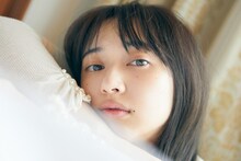 小宮有紗「io」の掲載カット。