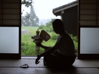 FNCY「みんなの夏」MVのワンシーン。