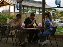 FNCY「みんなの夏」MVのワンシーン。