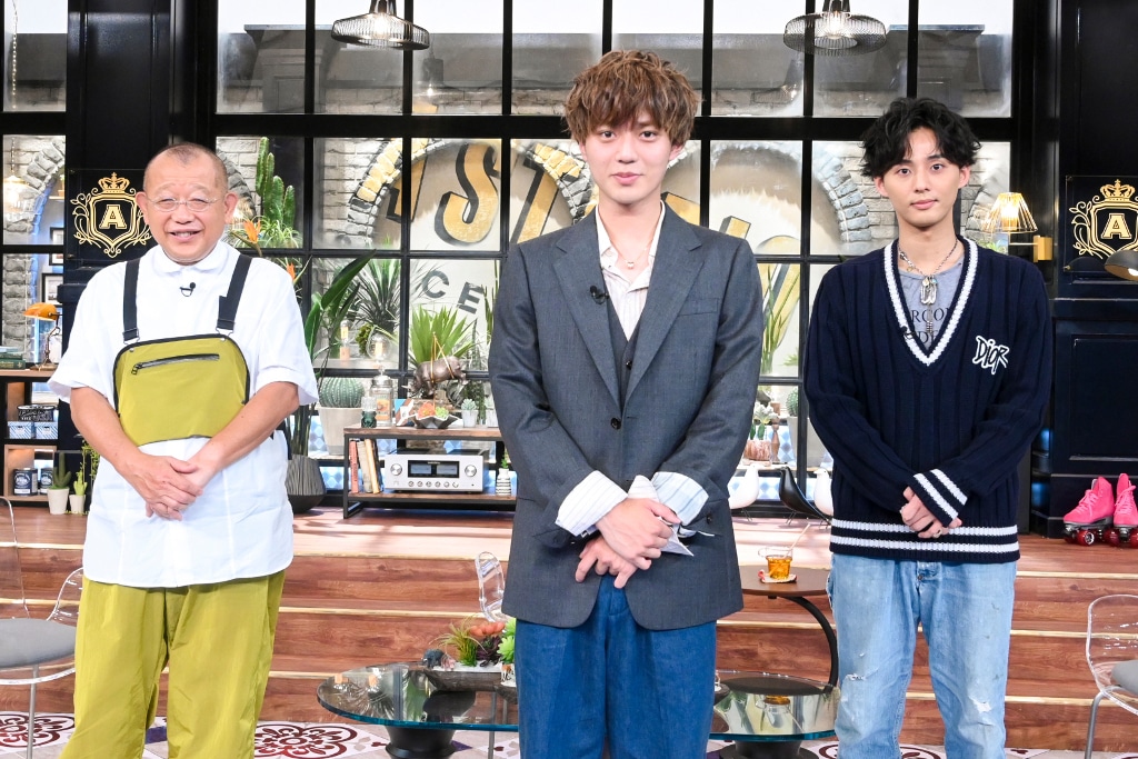 左から笑福亭鶴瓶、永瀬廉（King & Prince）、藤ヶ谷太輔（Kis-My-Ft2）。(c)TBS