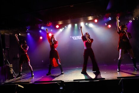 フィロソフィーのダンス「5 Years Anniversary Party」の様子。(写真提供:ソニー・ミュージックレーベルズ)