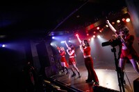 フィロソフィーのダンス「5 Years Anniversary Party」の様子。（写真提供：ソニー・ミュージックレーベルズ）