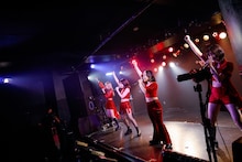 フィロソフィーのダンス「5 Years Anniversary Party」の様子。（写真提供：ソニー・ミュージックレーベルズ）