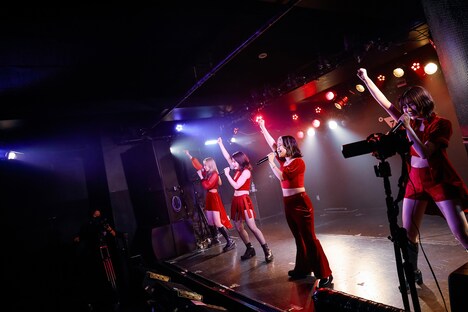 フィロソフィーのダンス「5 Years Anniversary Party」の様子。(写真提供:ソニー・ミュージックレーベルズ)