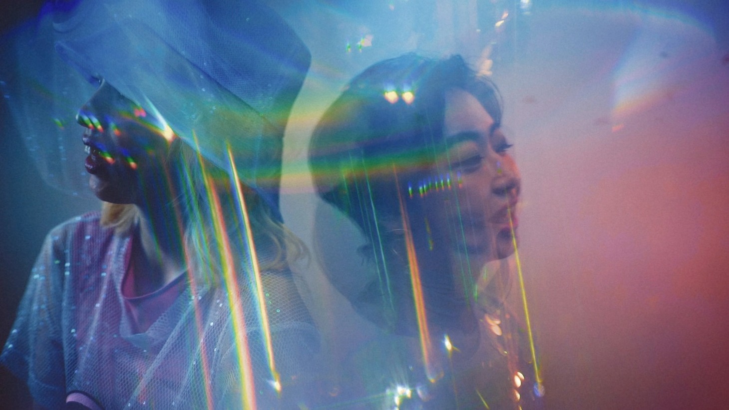 chelmico「Disco（Bad dance doesn't matter）」ミュージックビデオより。