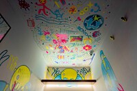 野元喬文（yonawo）がペイントしたThe Millennials Fukuokaの宿泊ユニット。