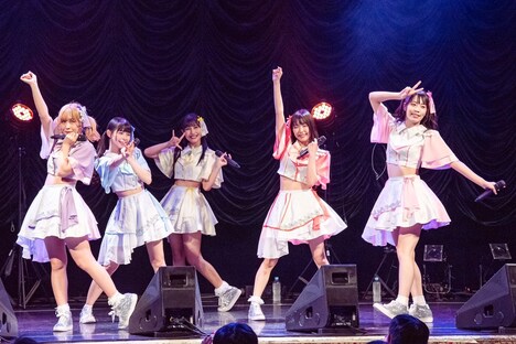 Luce Twinkle Wink☆新体制お披露目ライブの様子。（写真提供：ArcJewel）
