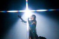 アヴちゃん（Vo）（撮影：森好弘）