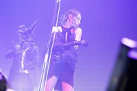 アヴちゃん（Vo）（撮影：森好弘）