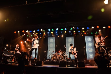 「FLOW 超会議 2020 ～アニメ縛りリターンズ～DVD/Blu-ray発売記念LIVE『アニメ縛りONLINE』」より。（photo by Masanori Fujikawa）