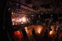 「FLOW 超会議 2020 ～アニメ縛りリターンズ～DVD/Blu-ray発売記念LIVE『アニメ縛りONLINE』」より。（photo by Masanori Fujikawa）