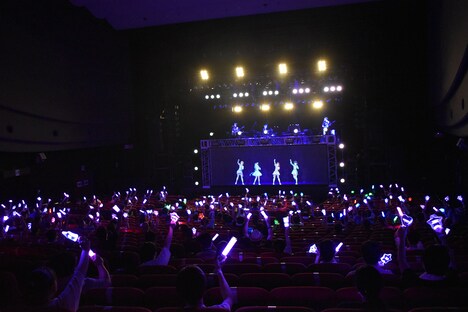 「えのぐワンマンLIVE2020 -次章-」2日目公演の様子。