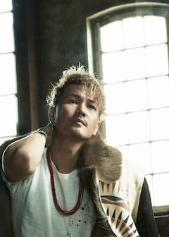 EXILE ATSUSHI、高校生のときに欲しかった古着のコート着て10年ぶり 
