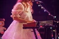 コレサワ（撮影：小坂茂雄）