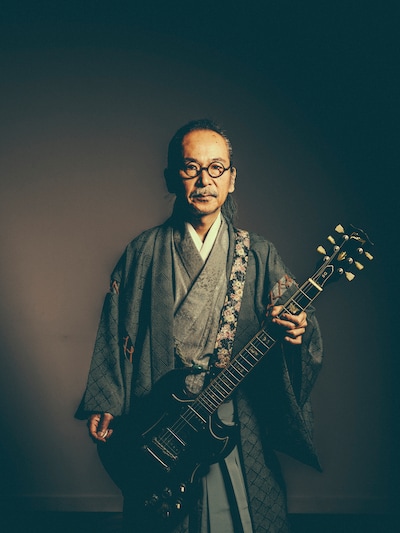 和嶋慎治（人間椅子）