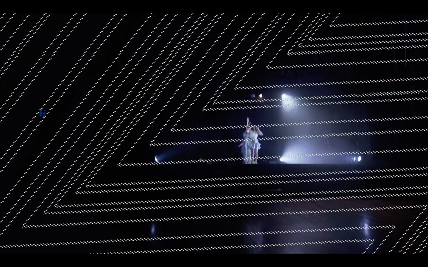 「rooms__」パフォーマンス時の配信画面。