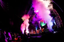 まねきケチャ「パシフィコ横浜 de まねきケチャ」の様子。（撮影：イシハラタイチ）