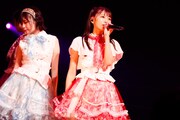 左から宮内凛、松下玲緒菜。(撮影:イシハラタイチ)