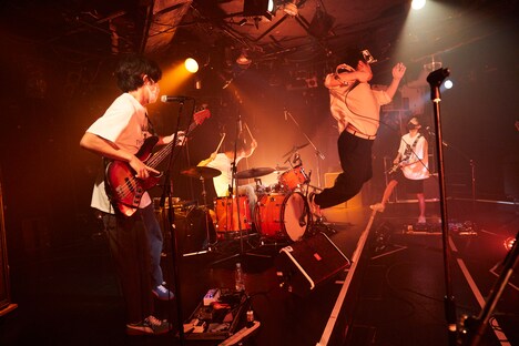 「銀杏BOYZ スマホライブ2020」の様子。（撮影：村井香）