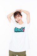オリジナルTシャツを着用したReichi