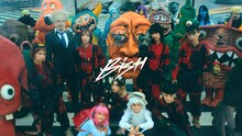 BiSH「スーパーヒーローミュージック」ミュージックビデオより。