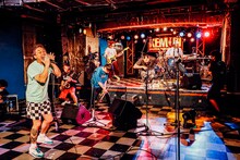 KEMURI（撮影：西槇太一）