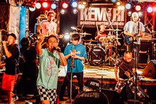 KEMURI（撮影：西槇太一）