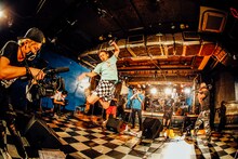 KEMURI（撮影：西槇太一）