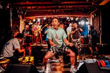 KEMURI（撮影：西槇太一）