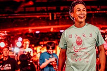 伊藤ふみお（Vo）（撮影：西槇太一）