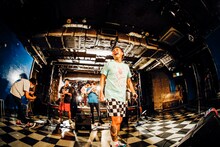 KEMURI（撮影：西槇太一）