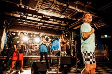 KEMURI（撮影：西槇太一）