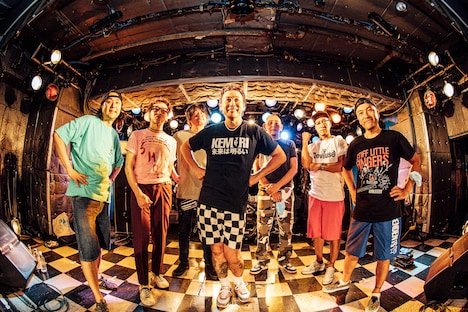 KEMURI（撮影：西槇太一）