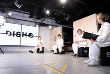 スペースシャワーTVプラス「『僕らが強く。』リリース記念特番！ DISH// 夏スペ2020！」より。（撮影： 盛孝大）