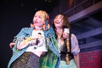 凪あけぼの（左）と一十三四（右）。（撮影：関上貴也）