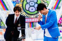 左から片寄涼太、土佐卓也。(c)AbemaTV,Inc.