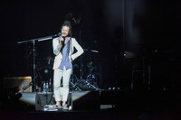 MCを務めた庄村聡泰（Dr）。（撮影：河本悠貴）