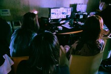 yonige「安全な公演」のオフショット。（撮影：小杉歩）