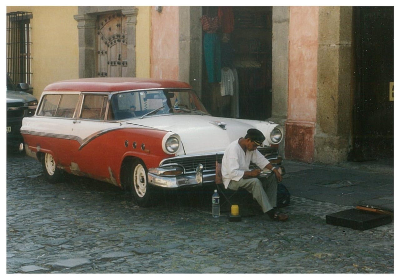 2003年、グアテマラのアンティグア市街。