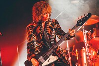 今年2月に行われた「THE YELLOW MONKEY 30th Anniversary DOME TOUR」大阪・京セラドーム大阪での廣瀬洋一（B）。