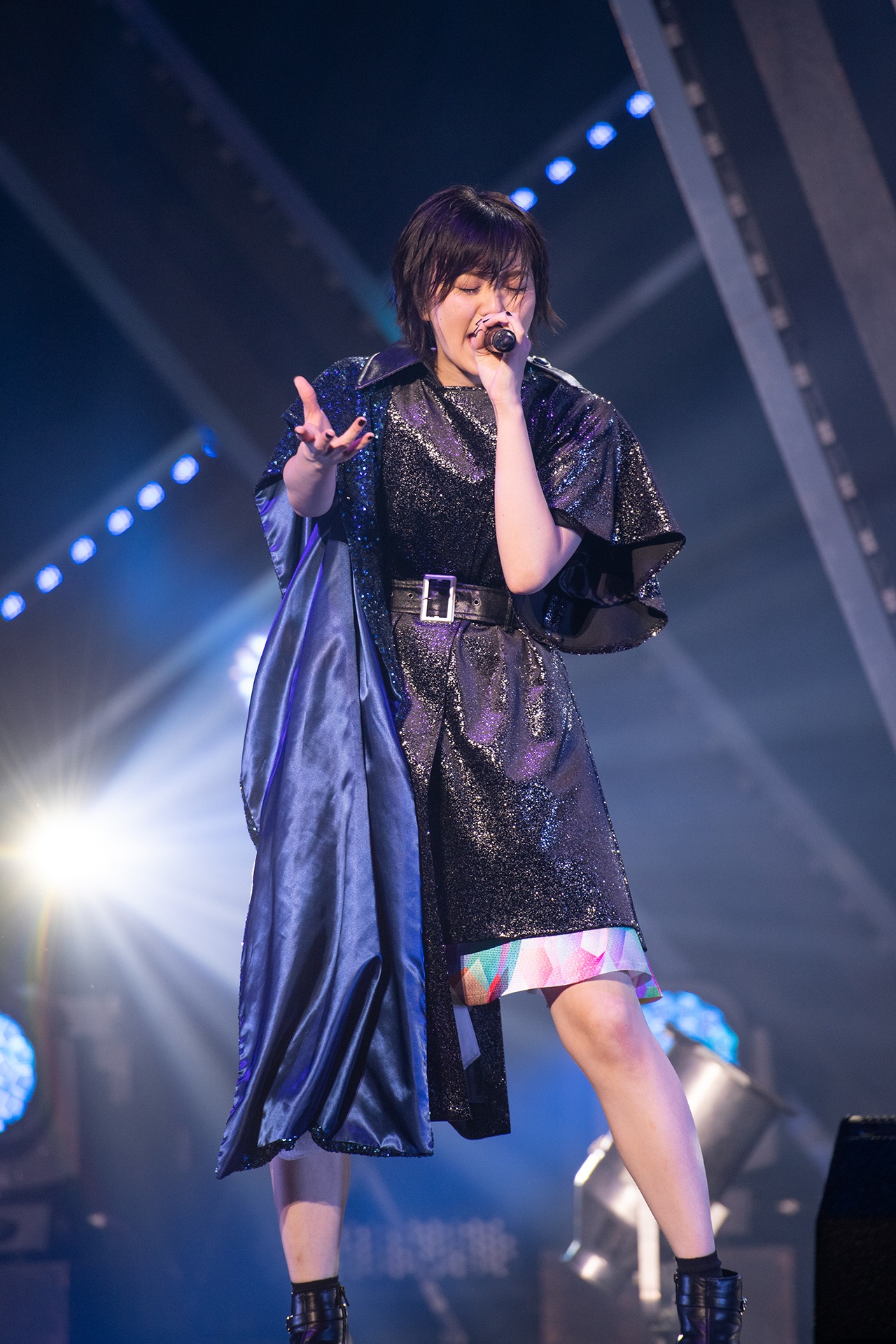 安本彩花