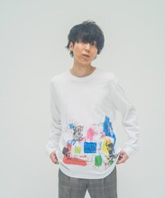 MR.OLIVE × AYANA INOUEコラボアイテムを着用した川谷絵音。