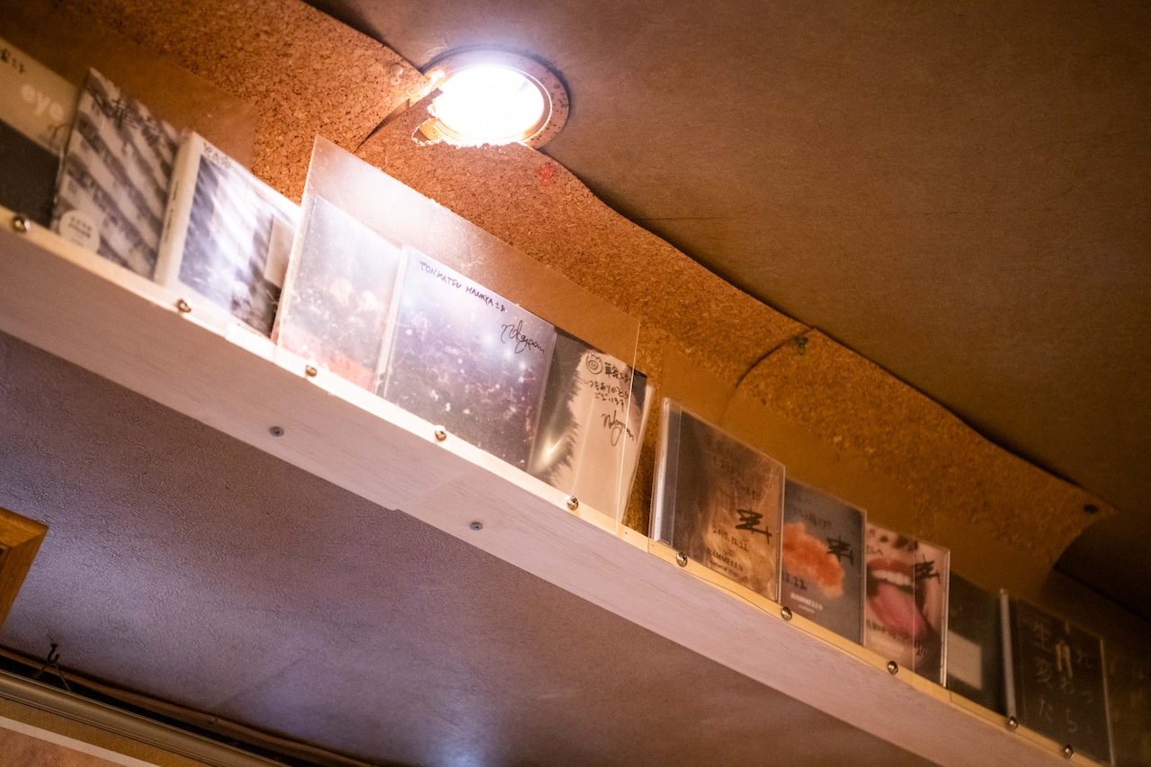 ミツメやRAMMELLSのCDもずらり。