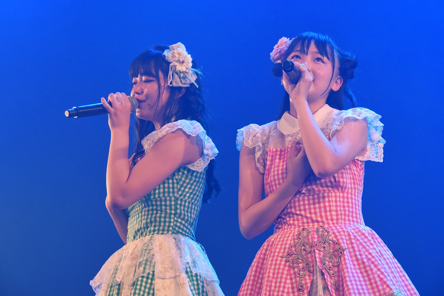 左から吉田万葉、井上姫月。