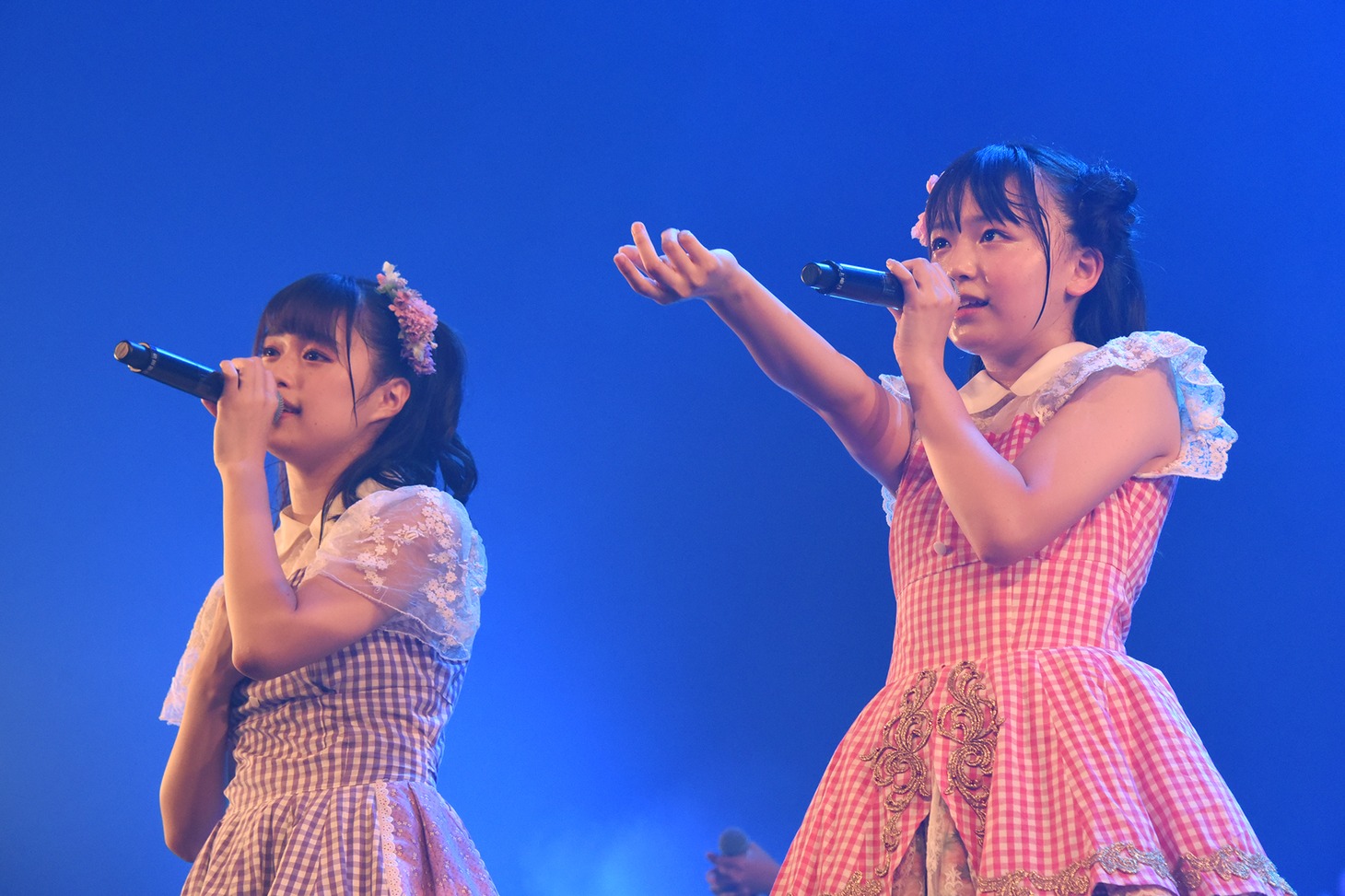 左から依田彩花、井上姫月。