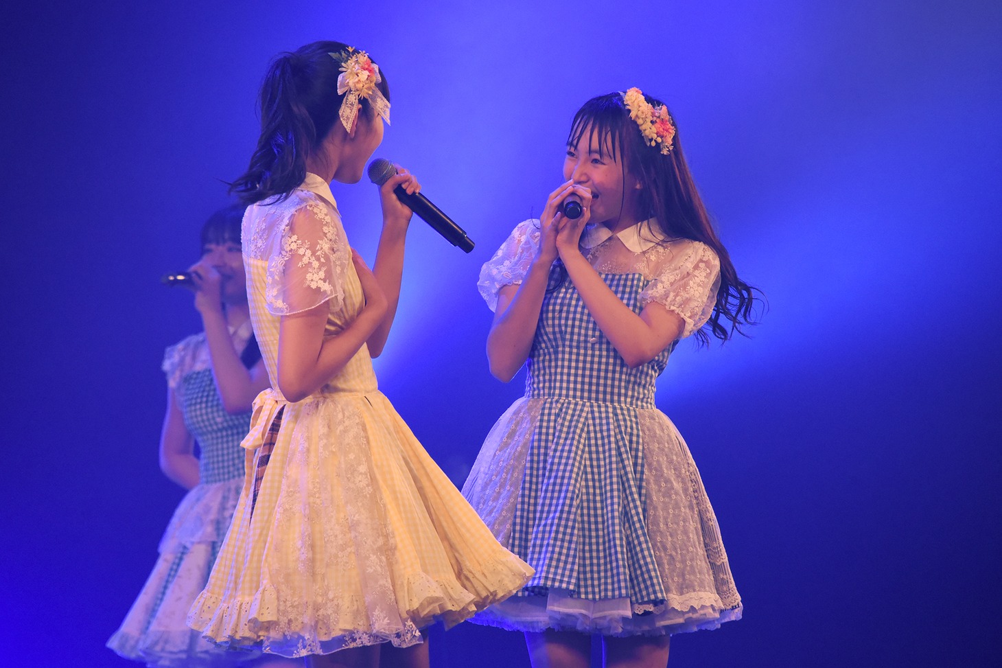 左から山本花奈、塩野虹。