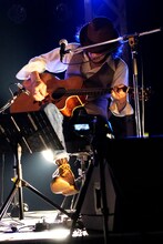 藤井一彦（THE GROOVERS）（撮影：麻生徹）