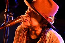 SION（撮影：麻生徹）