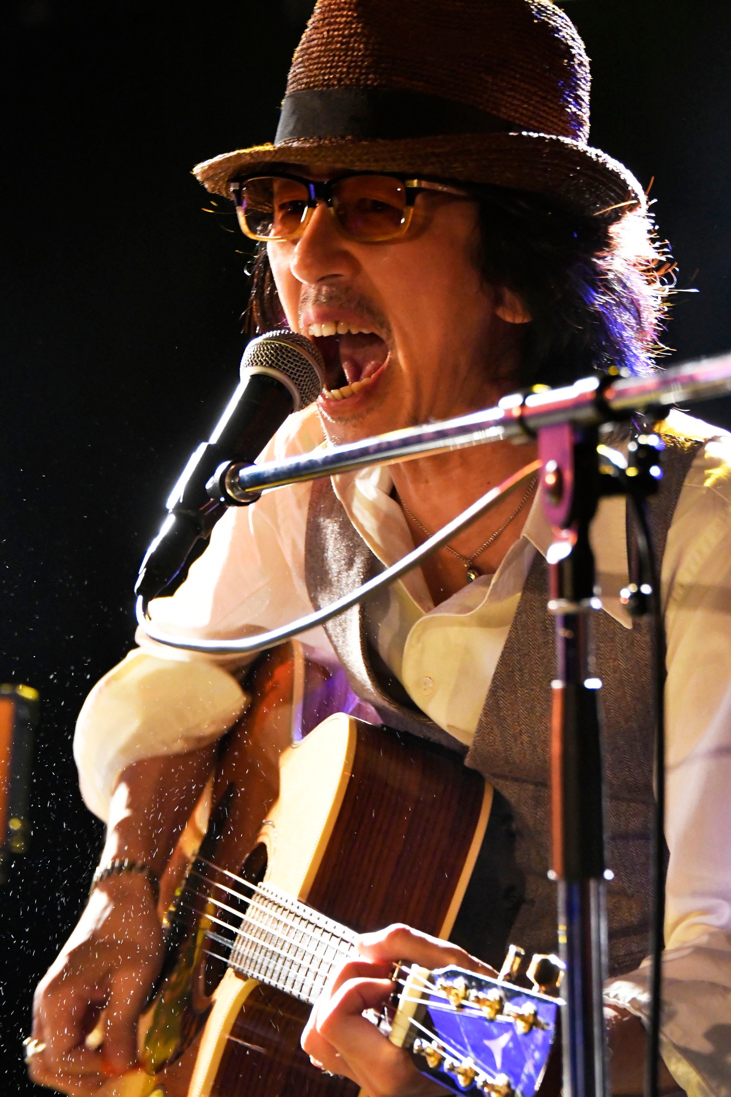 藤井一彦（THE GROOVERS）（撮影：麻生徹）